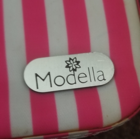 (2) makeup boxes - Picture 3 of 8